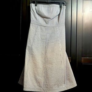 Harold’s seer sucker lined strapless dress size 2